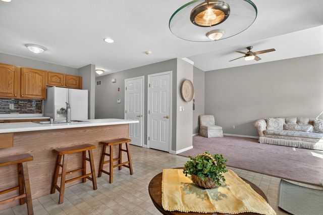 34 Lincoln Drive, Londonderry, NH 03053