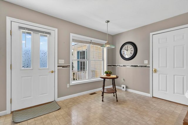 34 Lincoln Drive, Londonderry, NH 03053