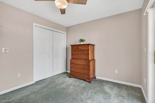 34 Lincoln Drive, Londonderry, NH 03053