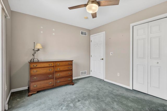 34 Lincoln Drive, Londonderry, NH 03053