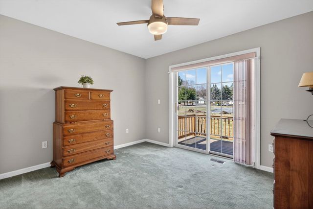 34 Lincoln Drive, Londonderry, NH 03053