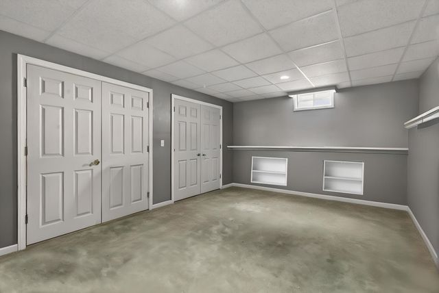 34 Lincoln Drive, Londonderry, NH 03053