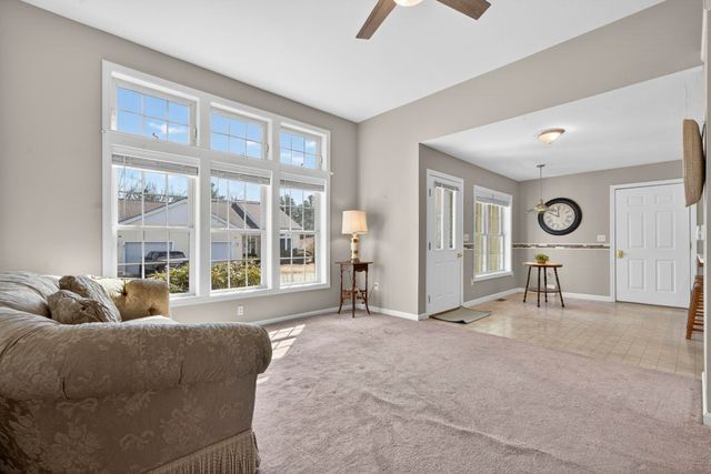 34 Lincoln Drive, Londonderry, NH 03053