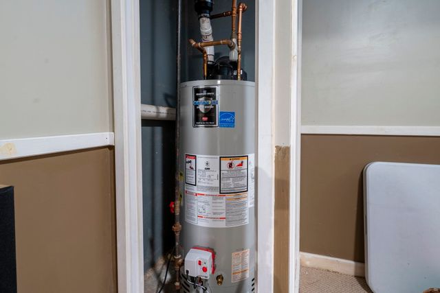 34 Lincoln Drive, Londonderry, NH 03053