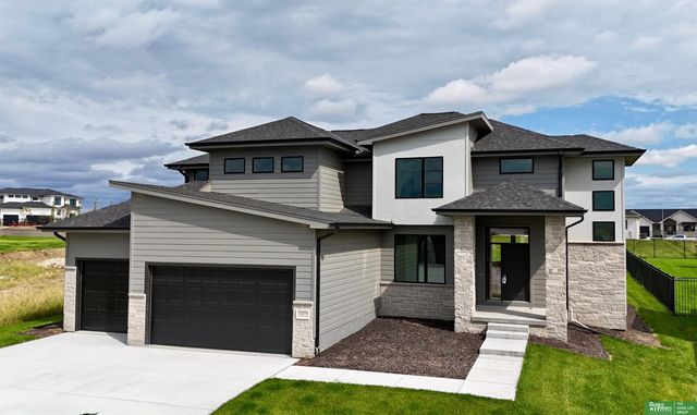 5409 N 196th Avenue, Elkhorn, NE 68022