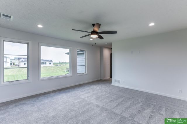 5409 N 196th Avenue, Elkhorn, NE 68022