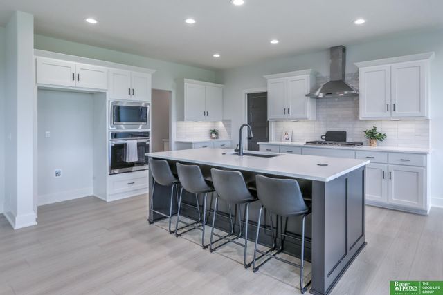 5409 N 196th Avenue, Elkhorn, NE 68022