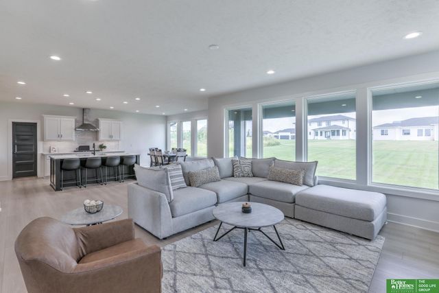 5409 N 196th Avenue, Elkhorn, NE 68022