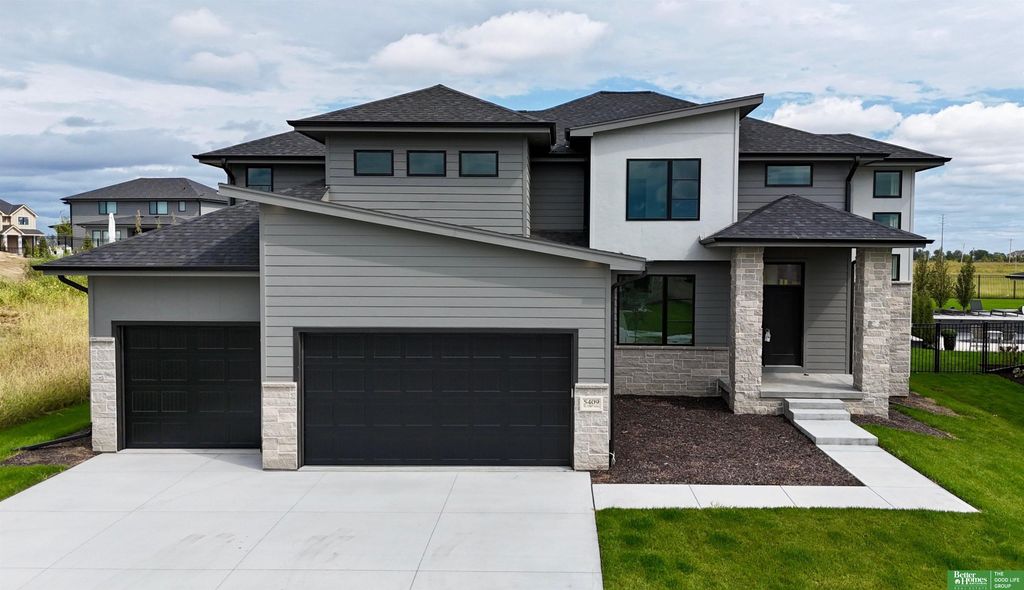 5409 N 196th Avenue, Elkhorn, NE 68022