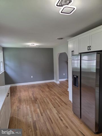 5 SMALLWOOD LN, New Castle, DE 19720