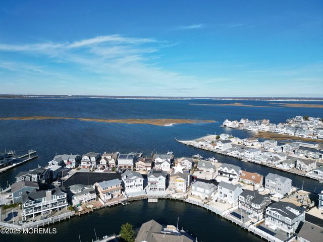 236 Bryn Mawr Avenue, Lavallette, NJ 08735