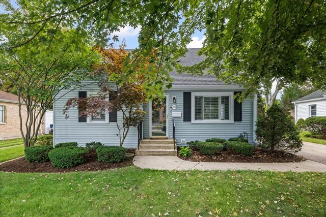 2329 Illinois Road, Northbrook, IL 60062