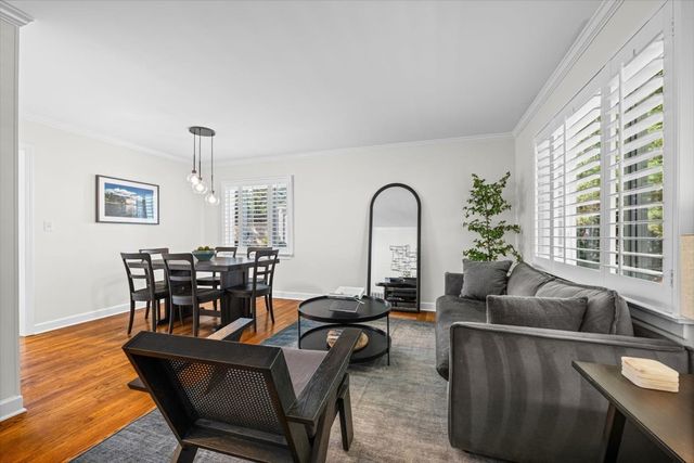 2329 Illinois Road, Northbrook, IL 60062