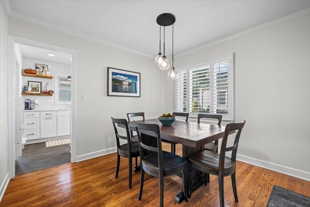 2329 Illinois Road, Northbrook, IL 60062