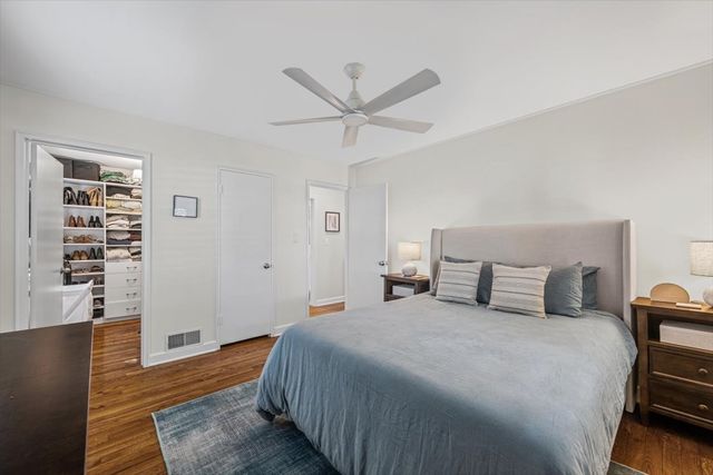 2329 Illinois Road, Northbrook, IL 60062