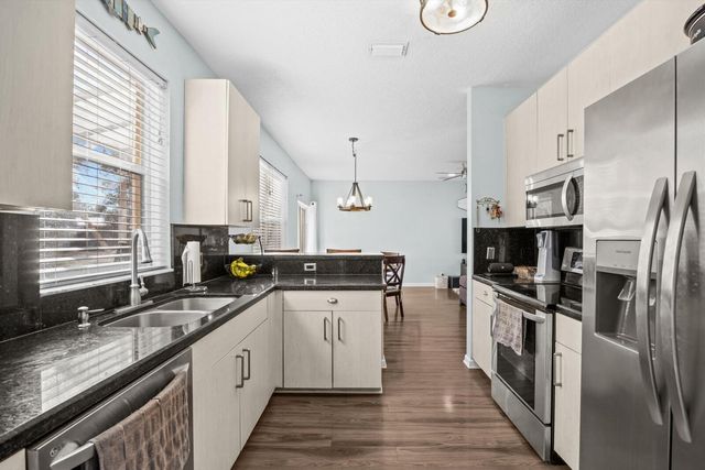 272 Live Oaks Lane, Jupiter, FL 33458