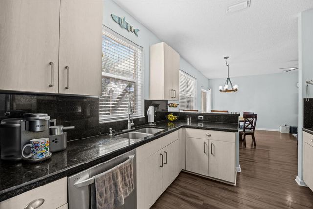 272 Live Oaks Lane, Jupiter, FL 33458