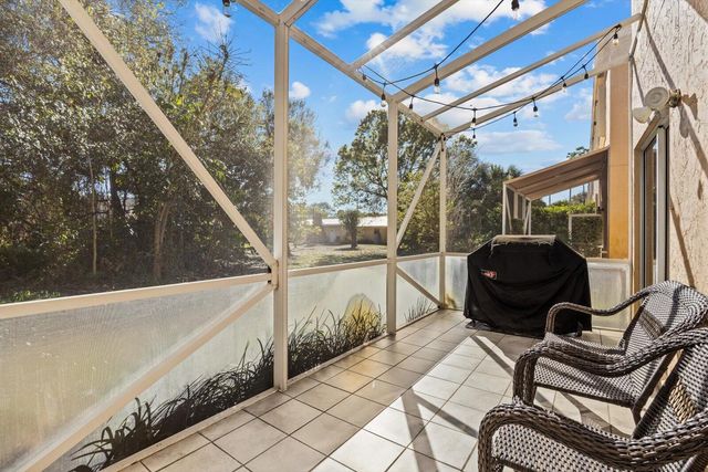 272 Live Oaks Lane, Jupiter, FL 33458