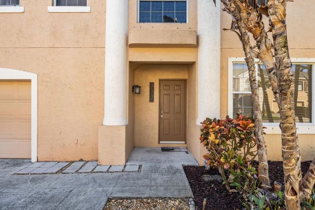 272 Live Oaks Lane, Jupiter, FL 33458