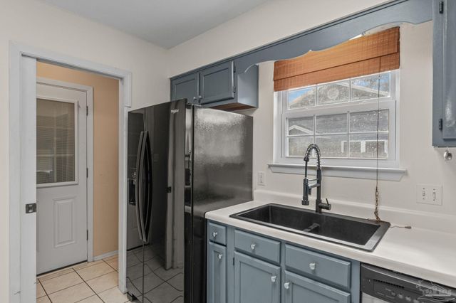 2237 Prytania Cir, Navarre, FL 32566