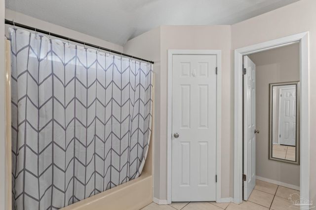 2237 Prytania Cir, Navarre, FL 32566