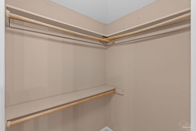 2237 Prytania Cir, Navarre, FL 32566