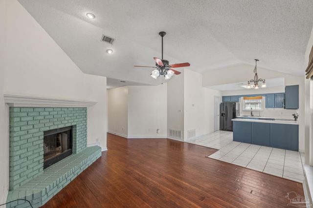 2237 Prytania Cir, Navarre, FL 32566