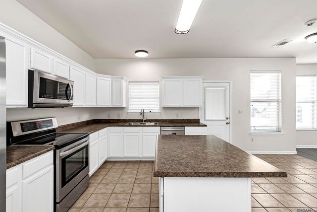 18144 Judy Dr, Prairieville, LA 70769