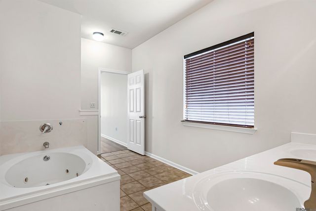 18144 Judy Dr, Prairieville, LA 70769