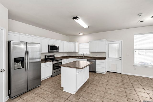 18144 Judy Dr, Prairieville, LA 70769