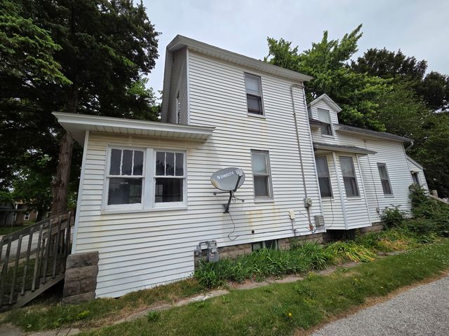 1405 25th Street, Rock Island, IL 61201