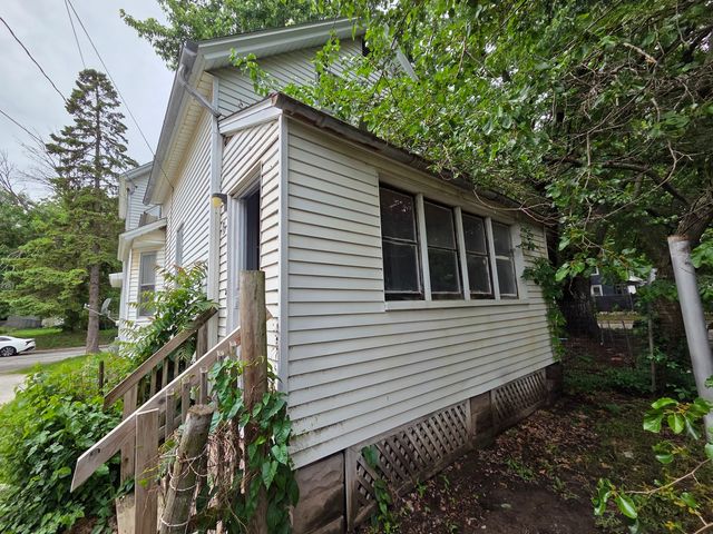 1405 25th Street, Rock Island, IL 61201