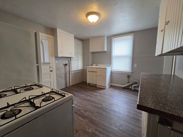 1405 25th Street, Rock Island, IL 61201