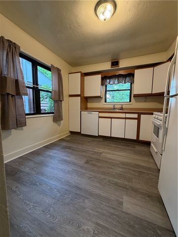 2064 Dartmore St, Overbrook, PA 15210