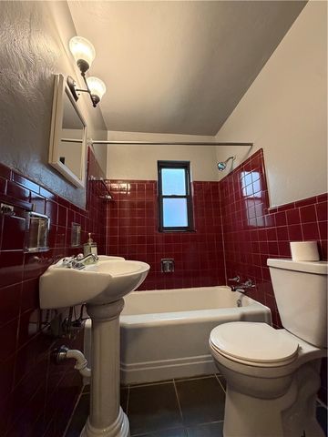 2064 Dartmore St, Overbrook, PA 15210
