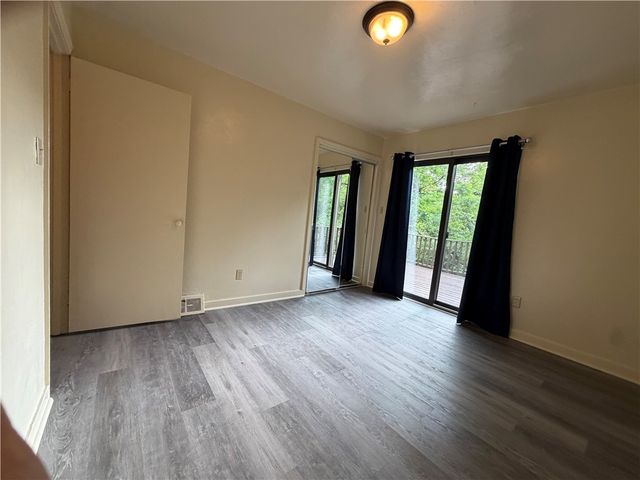 2064 Dartmore St, Overbrook, PA 15210