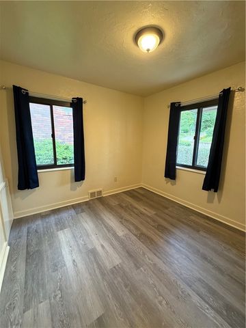 2064 Dartmore St, Overbrook, PA 15210