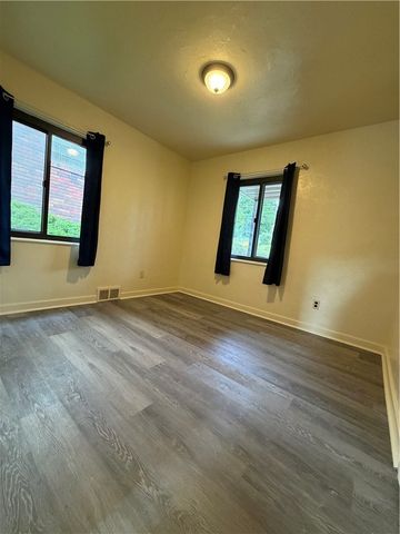 2064 Dartmore St, Overbrook, PA 15210