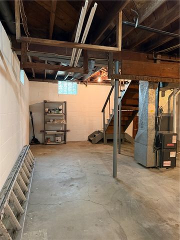 2064 Dartmore St, Overbrook, PA 15210