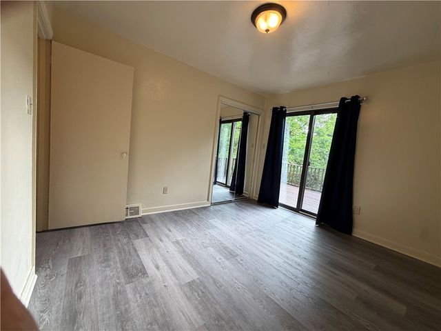 2064 Dartmore St, Overbrook, PA 15210