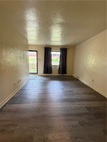 2064 Dartmore St, Overbrook, PA 15210
