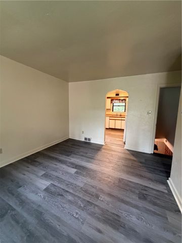 2064 Dartmore St, Overbrook, PA 15210