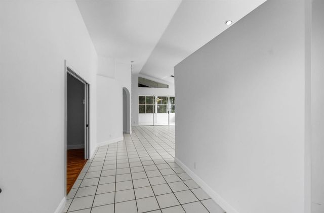 5225 Brookview Drive, Boynton Beach, FL 33437
