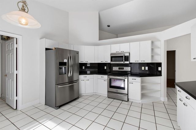 5225 Brookview Drive, Boynton Beach, FL 33437