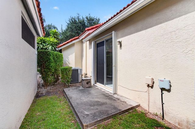 5225 Brookview Drive, Boynton Beach, FL 33437