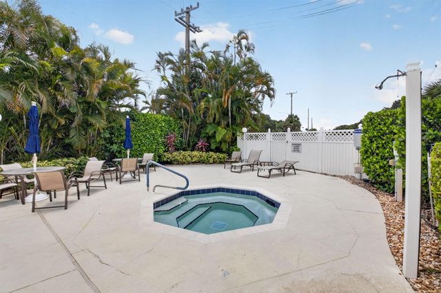 5225 Brookview Drive, Boynton Beach, FL 33437