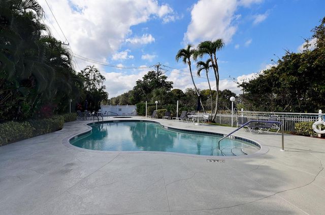 5225 Brookview Drive, Boynton Beach, FL 33437