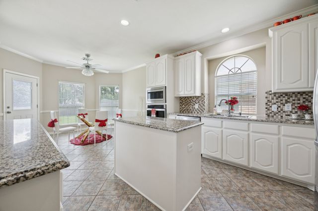 7724 Brook Meadow Lane, Fort Worth, TX 76133