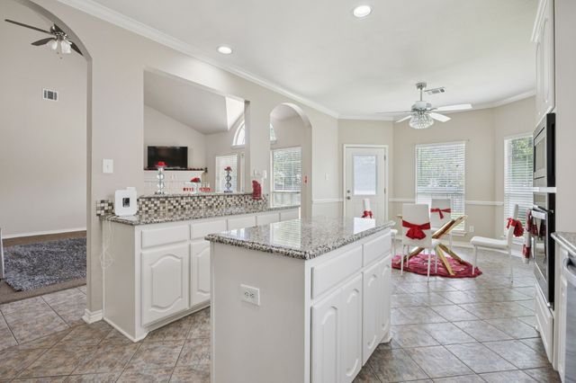 7724 Brook Meadow Lane, Fort Worth, TX 76133