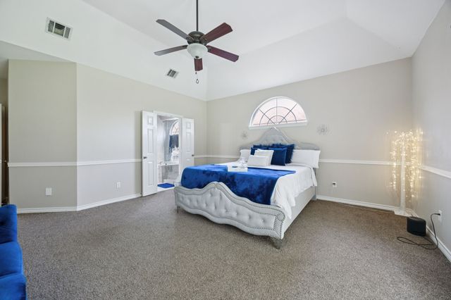 7724 Brook Meadow Lane, Fort Worth, TX 76133